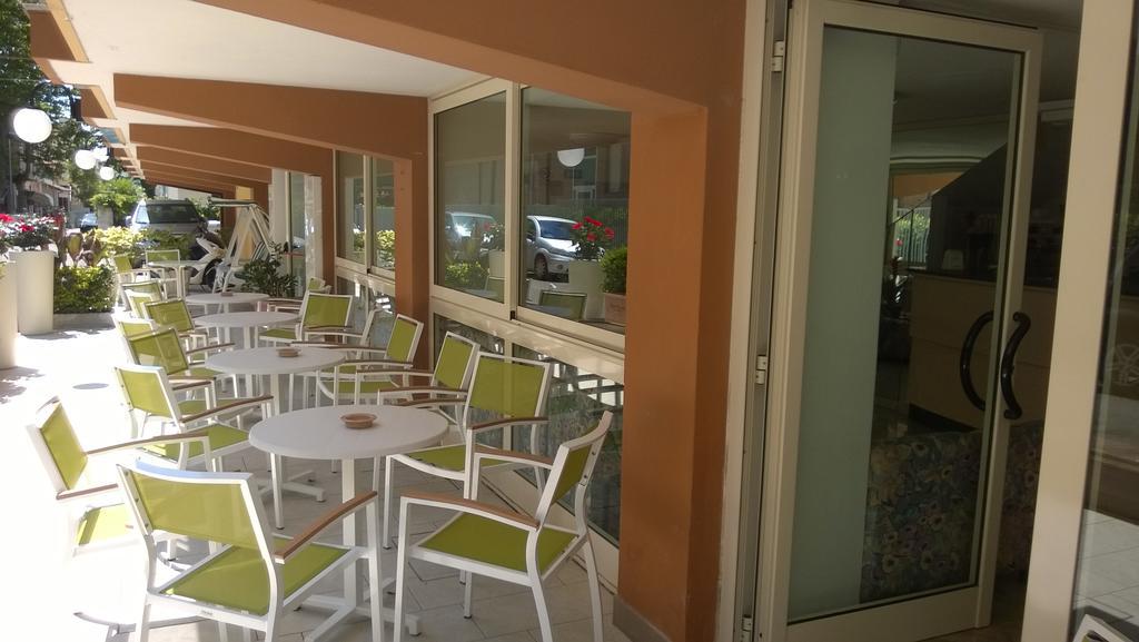Hotel Tre Assi ريميني المظهر الخارجي الصورة