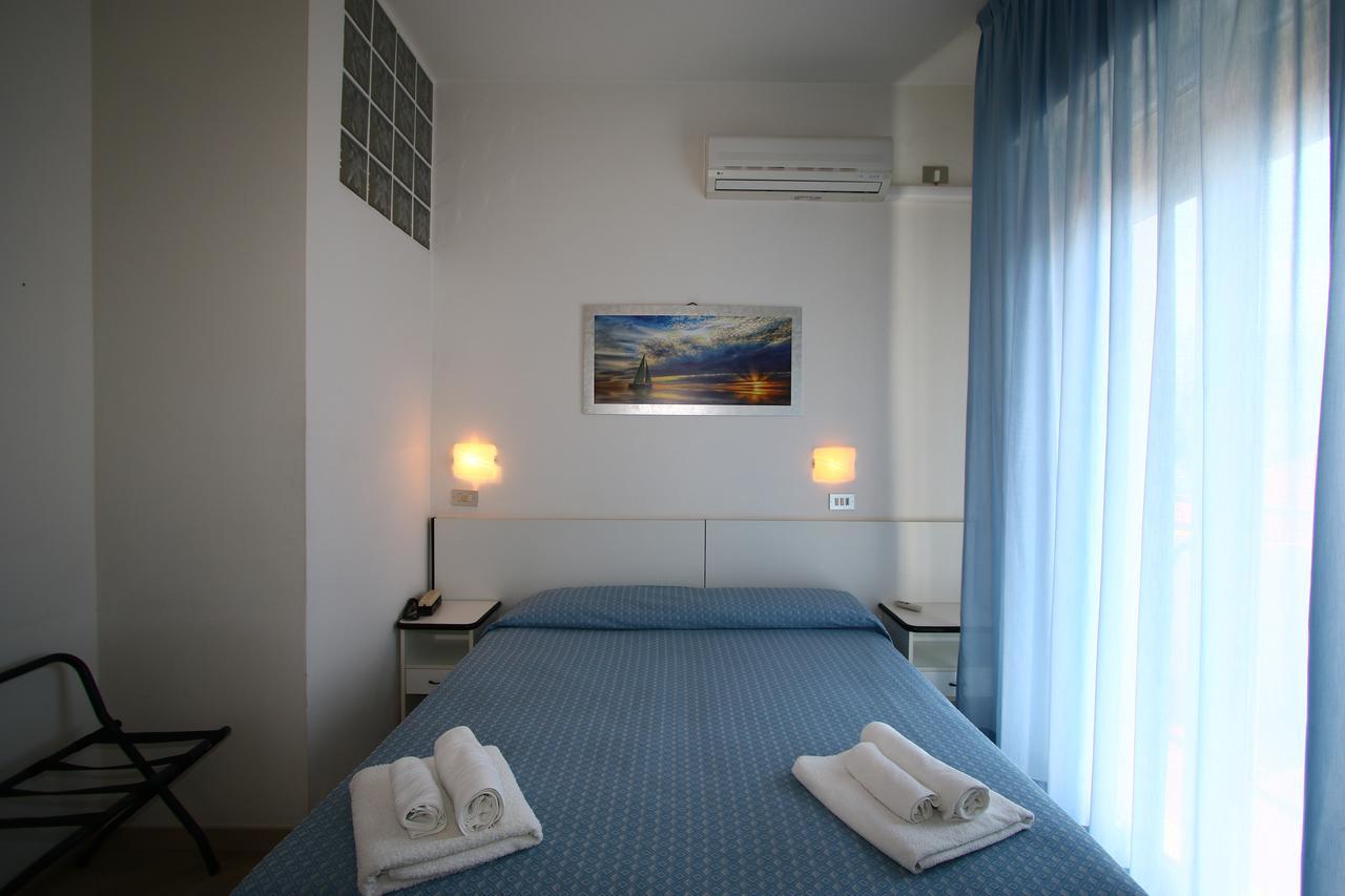 Hotel Tre Assi ريميني المظهر الخارجي الصورة