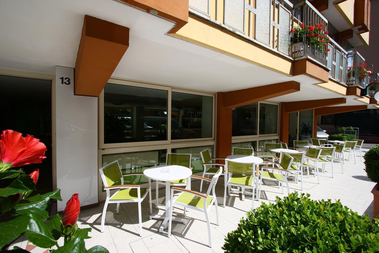 Hotel Tre Assi ريميني المظهر الخارجي الصورة