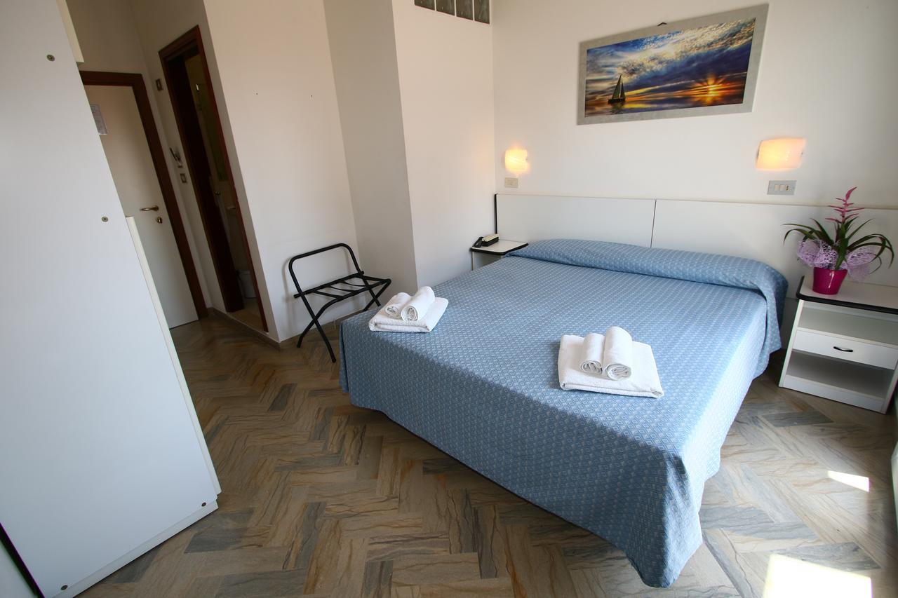 Hotel Tre Assi ريميني المظهر الخارجي الصورة