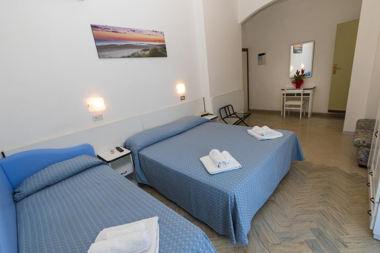 Hotel Tre Assi ريميني المظهر الخارجي الصورة