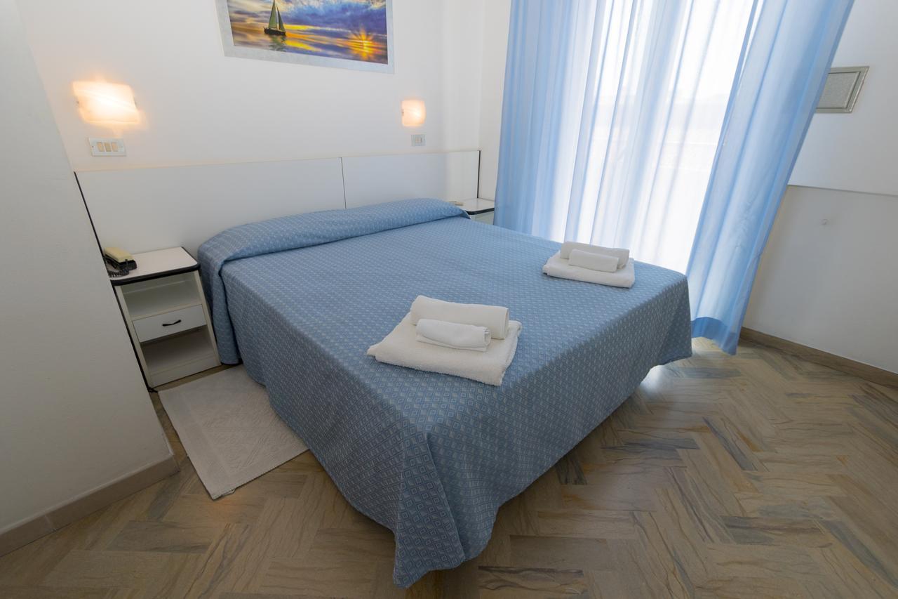 Hotel Tre Assi ريميني المظهر الخارجي الصورة